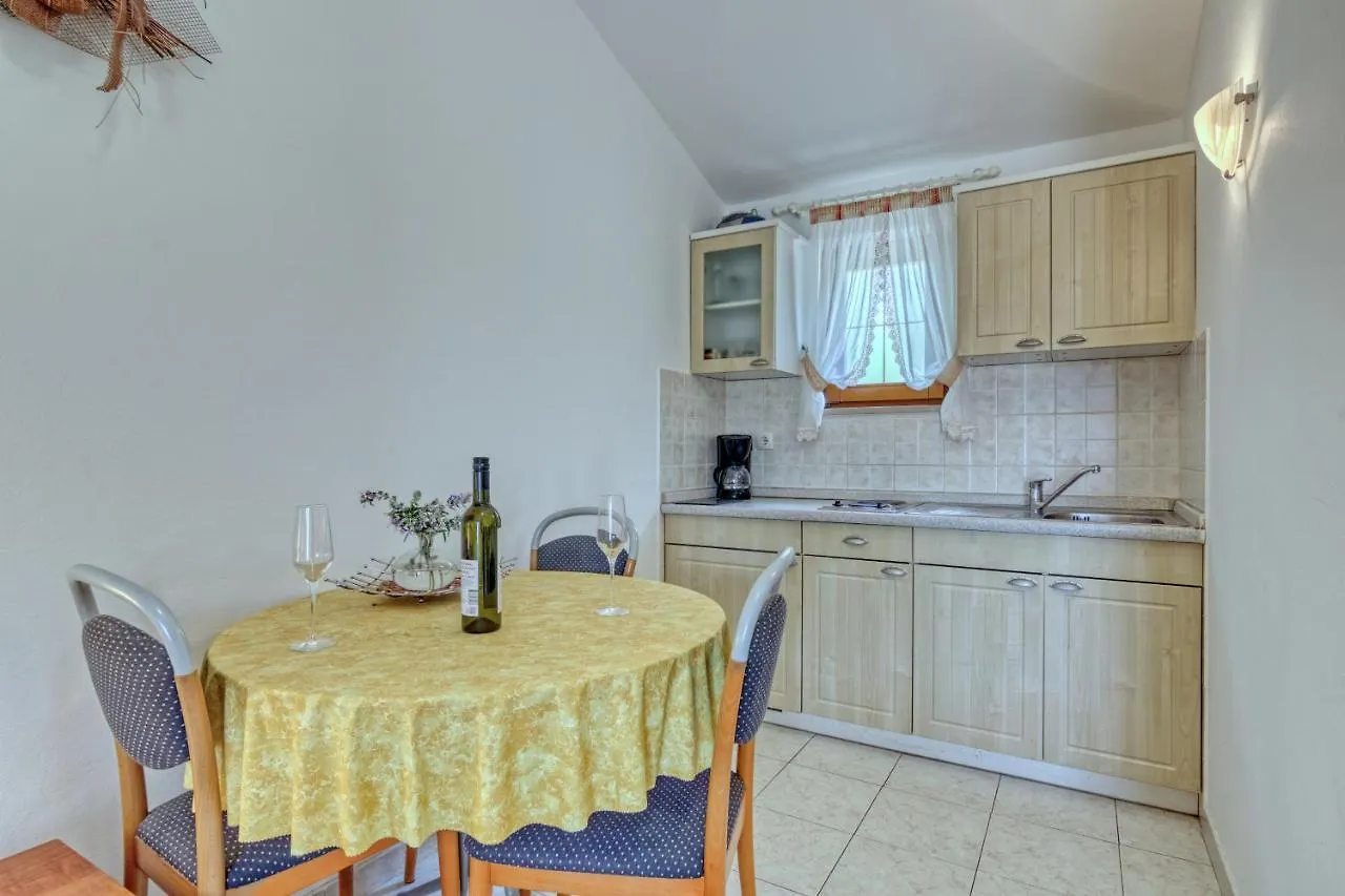Seaside Holiday House Banjole, Pula - 21406 Holiday home Banjole