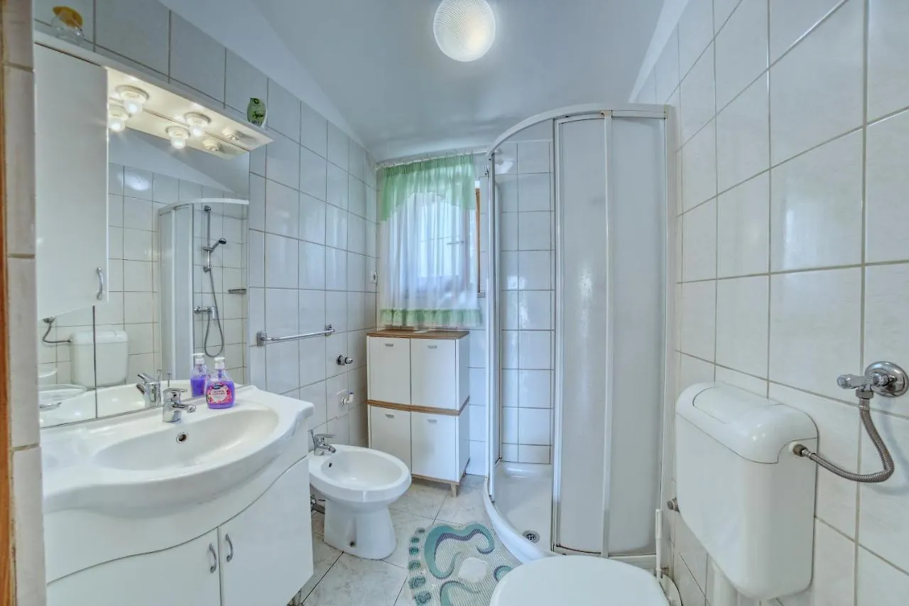 Seaside Holiday House Banjole, Pula - 21406 Banjole