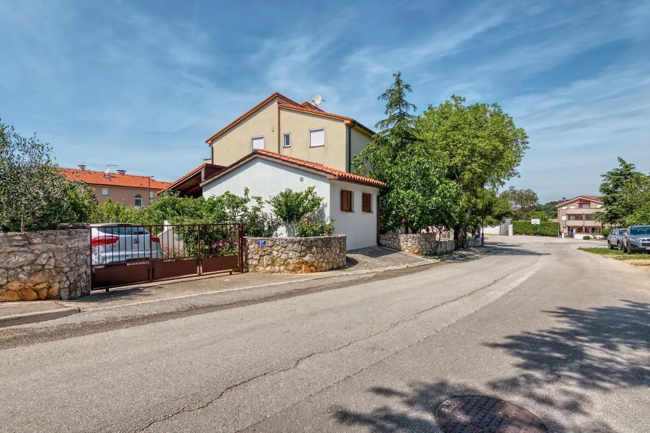 Seaside Holiday House Banjole, Pula - 21406